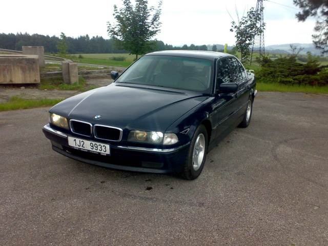 BMW 740i.jpg