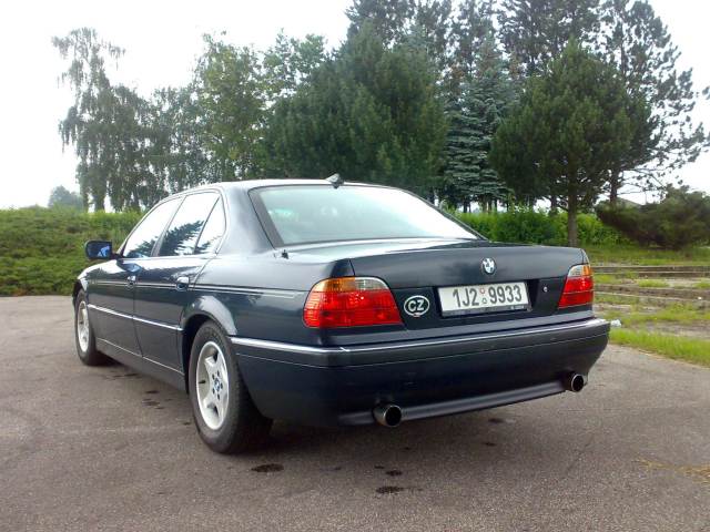 BMW 740i II.jpg